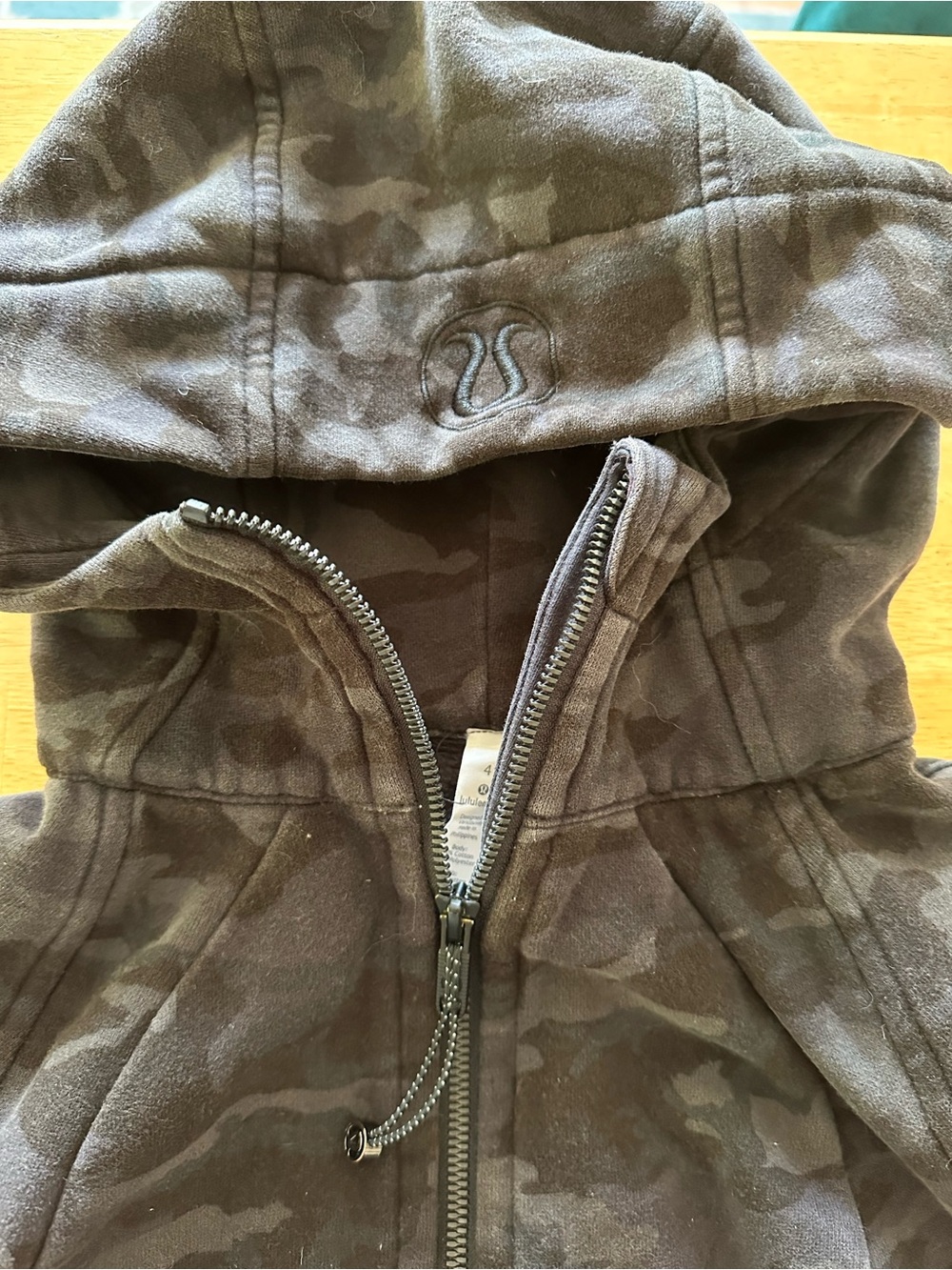 Lululemon full-zip scuba hoodie size 4 - Picture 3 of 3